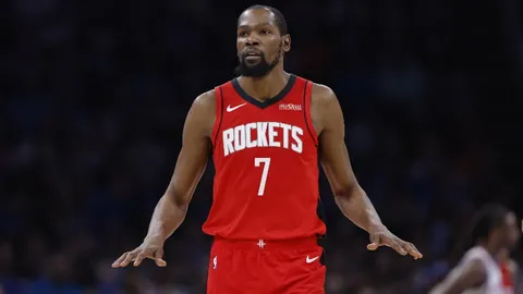 孙颖莎蛇年首战徐孝元 新浪微博实时报道